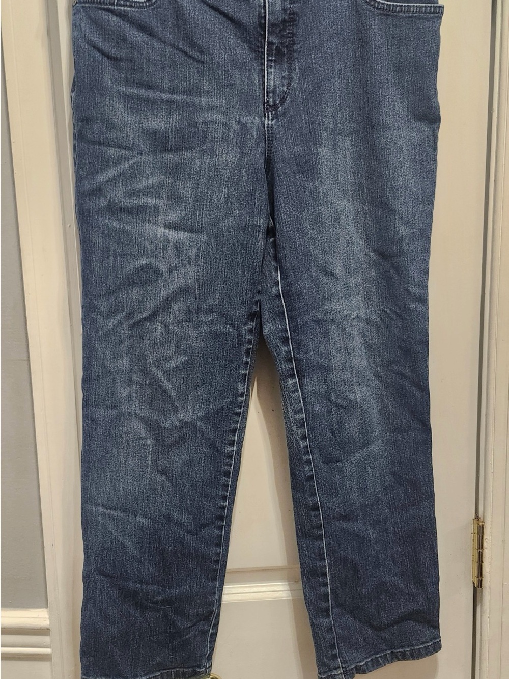 Gloria Vanderbilt Mid Wash Straight Leg Jeans